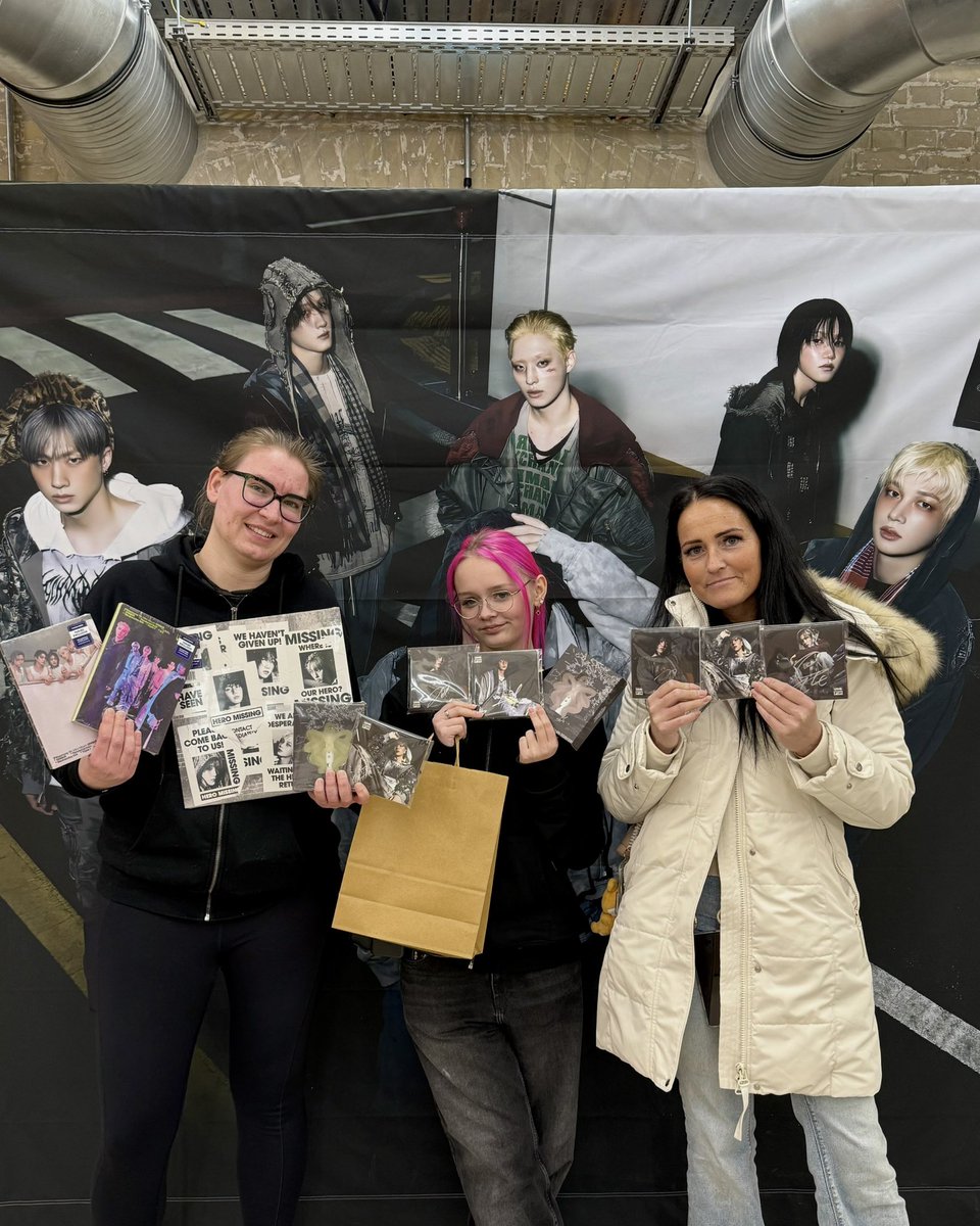 hello82 BERLIN tweet media