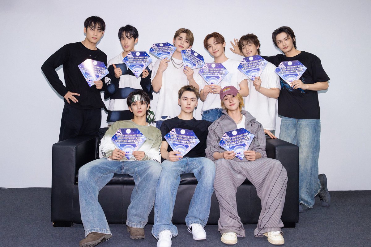 [17'S]
'SAY THE NAME' 부터 ‘ 아주 NICE'까지
함께 외쳐주는 캐럿을 언제나 사랑해🩷🩵

#SEVENTEEN #세븐틴
#SVT_WORLDTOUR #NEW_BANGKOK
#SVT_TOUR_NEW_