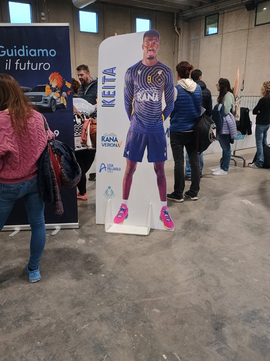 Lorenzo Peretti tweet media