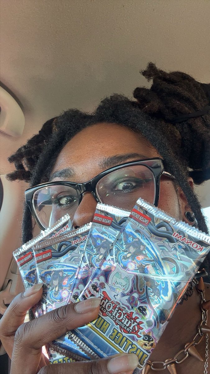 ᴛʜᴇ ᴠᴇsᴘᴀ ᴡᴏᴍᴀɴ 🛵👻 tweet media