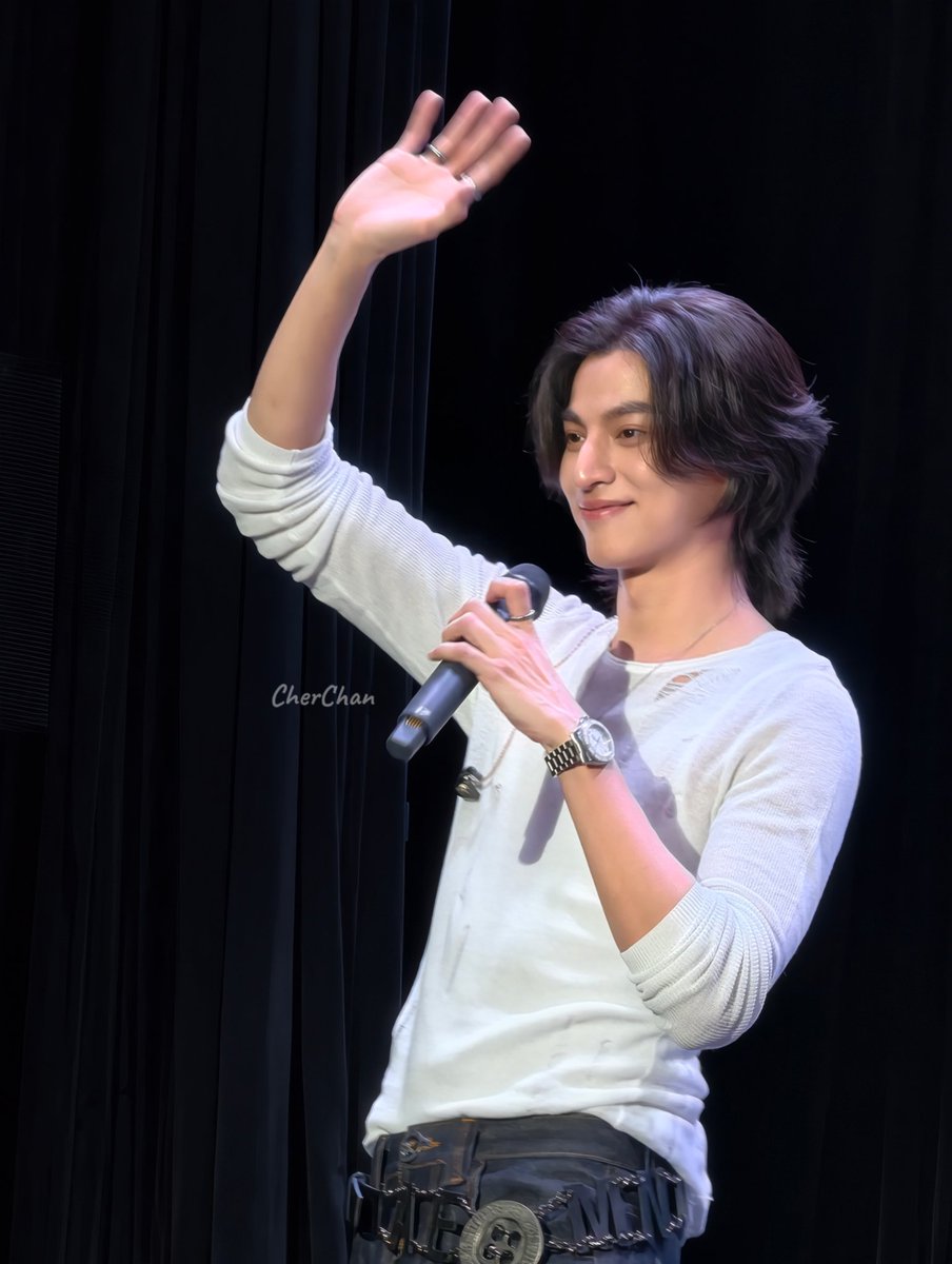 อรชรอ้อนแอ้นหมายถึง รูปร่างบอบบาง เอวบางร่างน้อย งามชดช้อย สูงโปร่ง และมีท่าทางอ่อนโยน = กลัฟ 😁

GULF​ FM2026 IN JAPAN 
#GulfPieceofWhite
<a href="/gulfkanawut/">gulfkanawut</a> #GulfKanawut