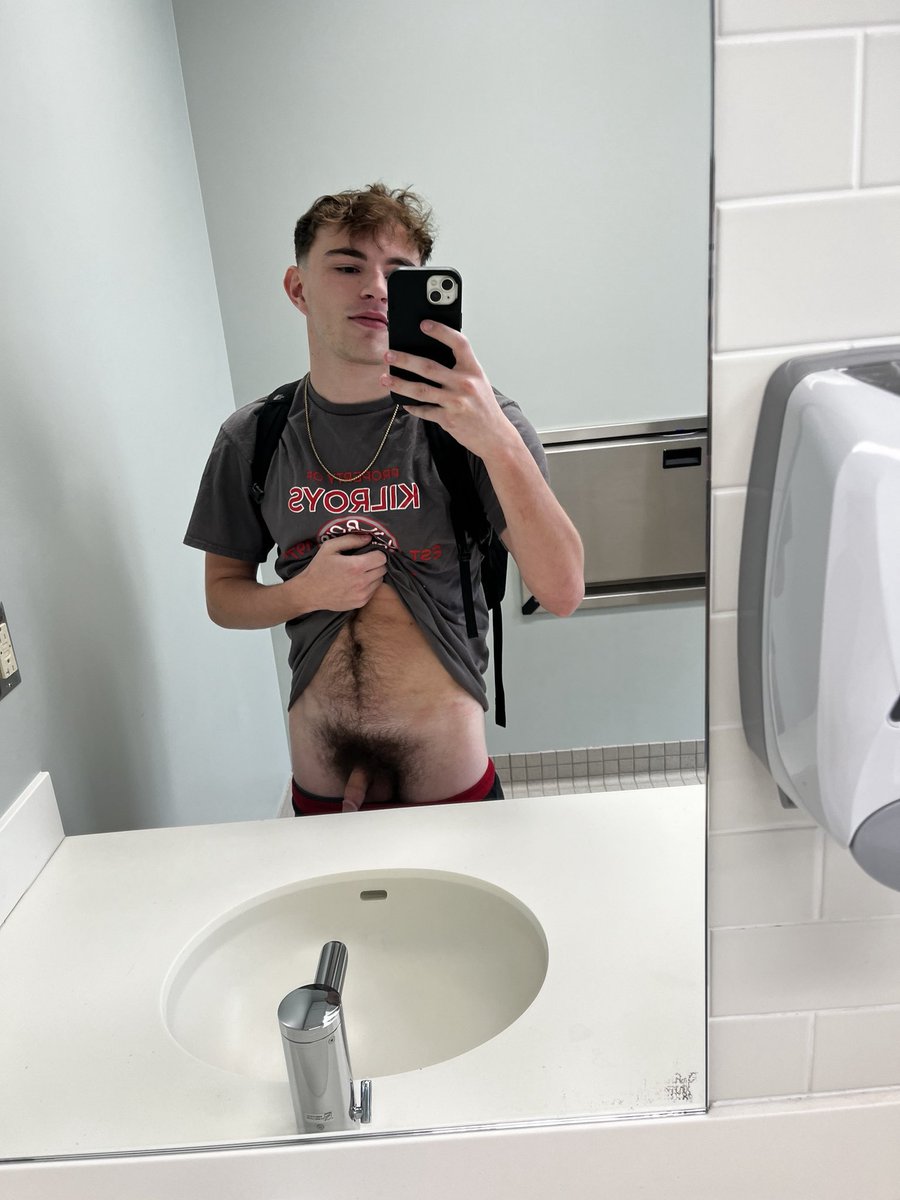 UncleFallen tweet media