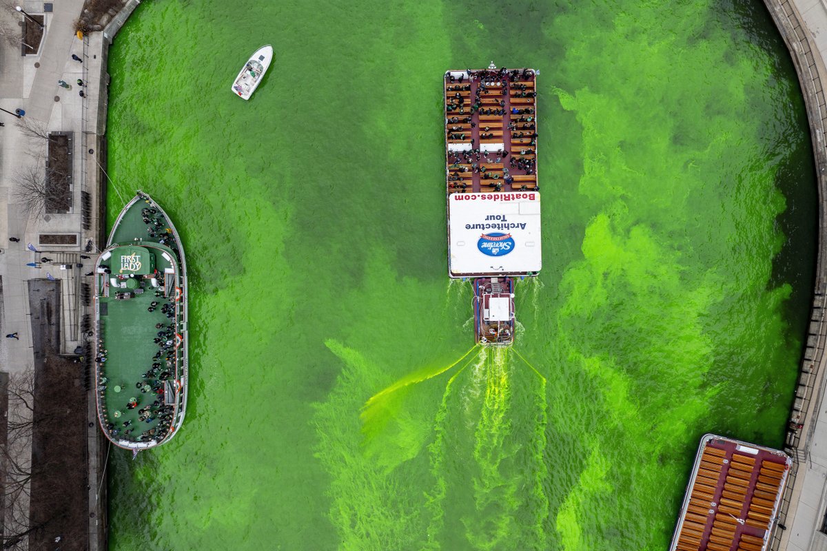 PHOTOS: Chicago's 'rite of passage': Crowds flock early Saturday to watch river turn emerald green