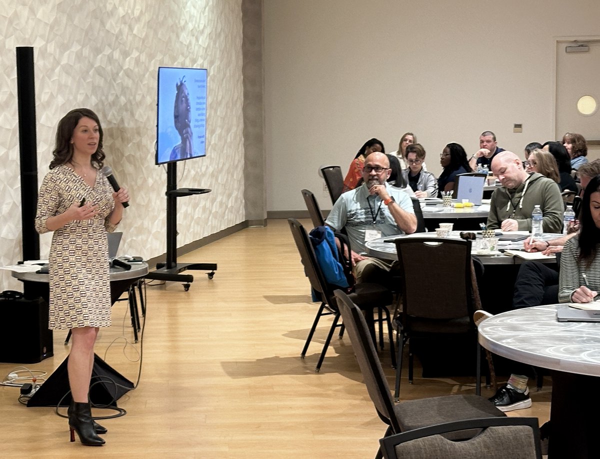 WeAreTheForum's tweet image. Dr. Julia Rafal-Baer guides Cohort 11 through The Making of a Corporate Athlete - exploring how endurance, emotional strength, and mental clarity drive sustained leadership performance. #WeAreTheForum #LeadershipMatters