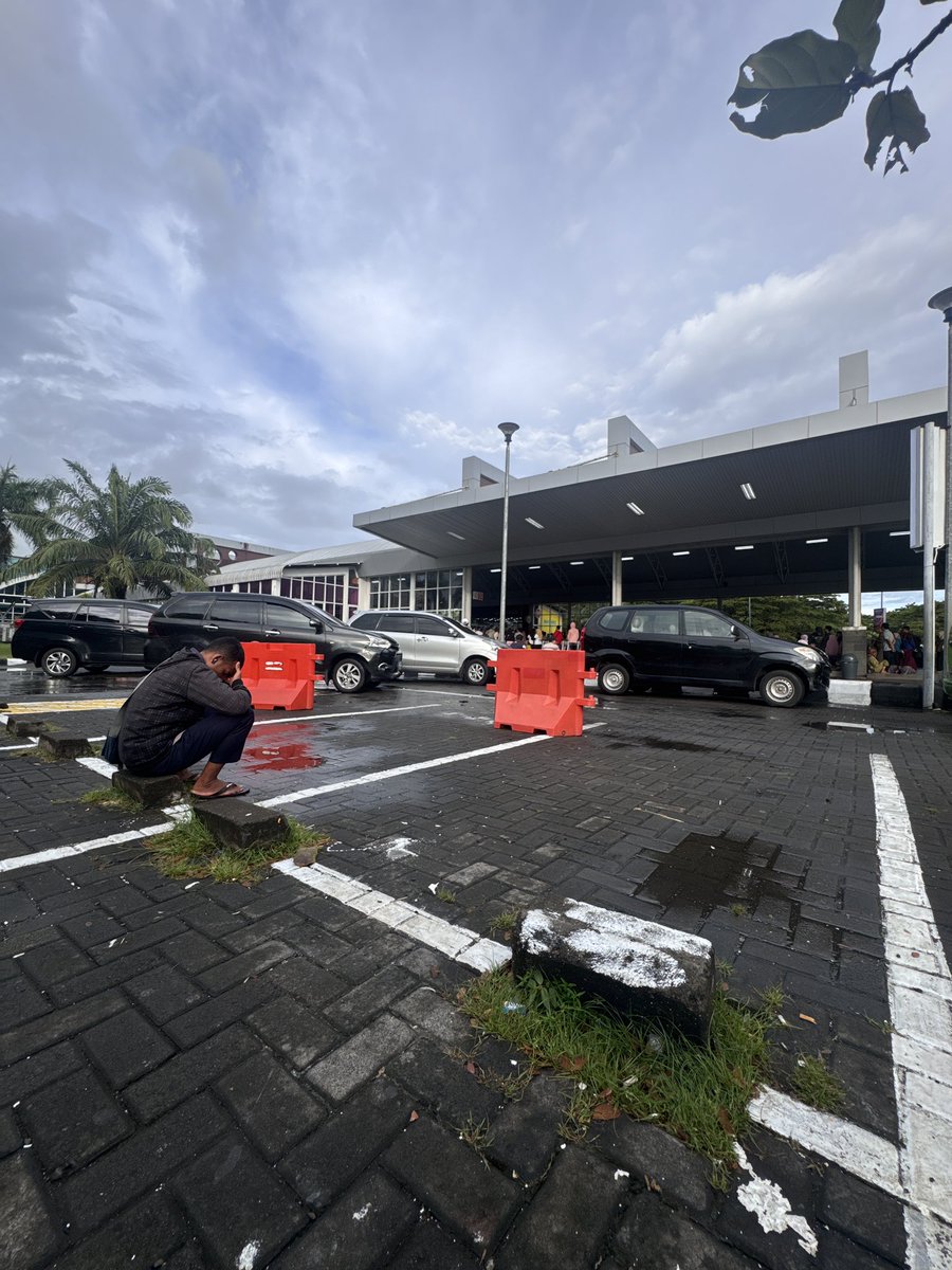 egg salad tweet media