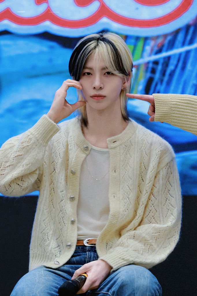 𝐎𝐍𝐄𝐖𝐀𝐘 tweet media