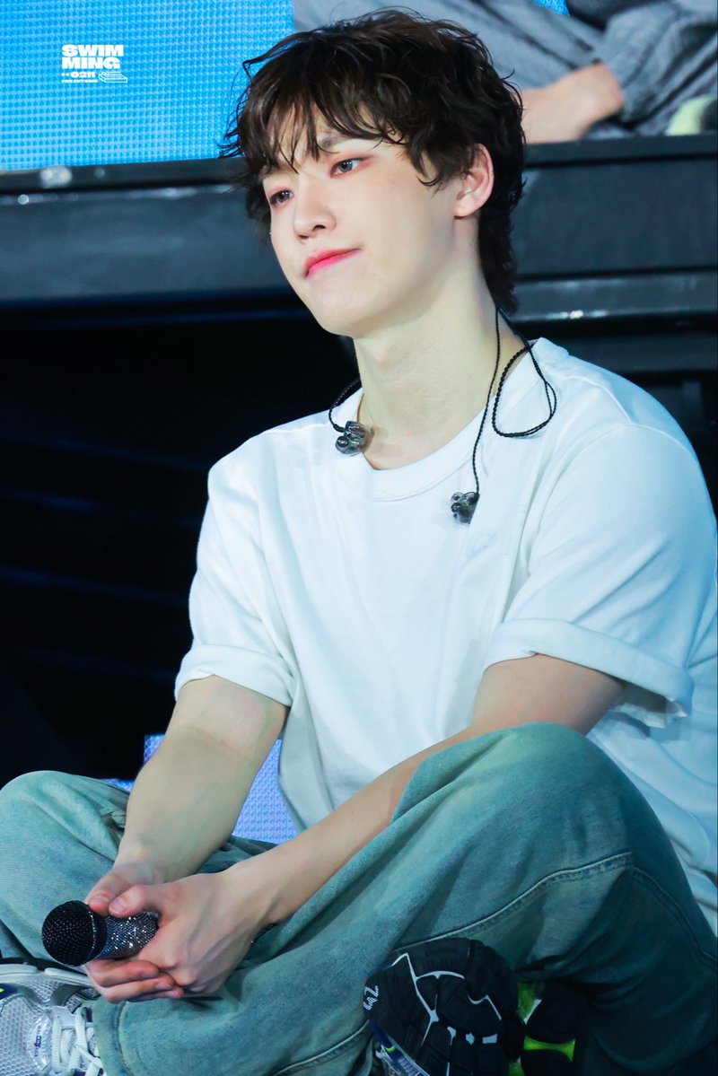 SWIMMING🦦 tweet media