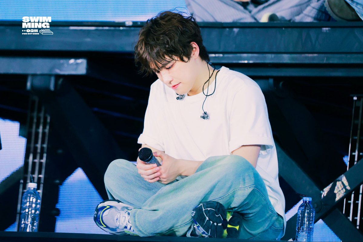 SWIMMING🦦 tweet media