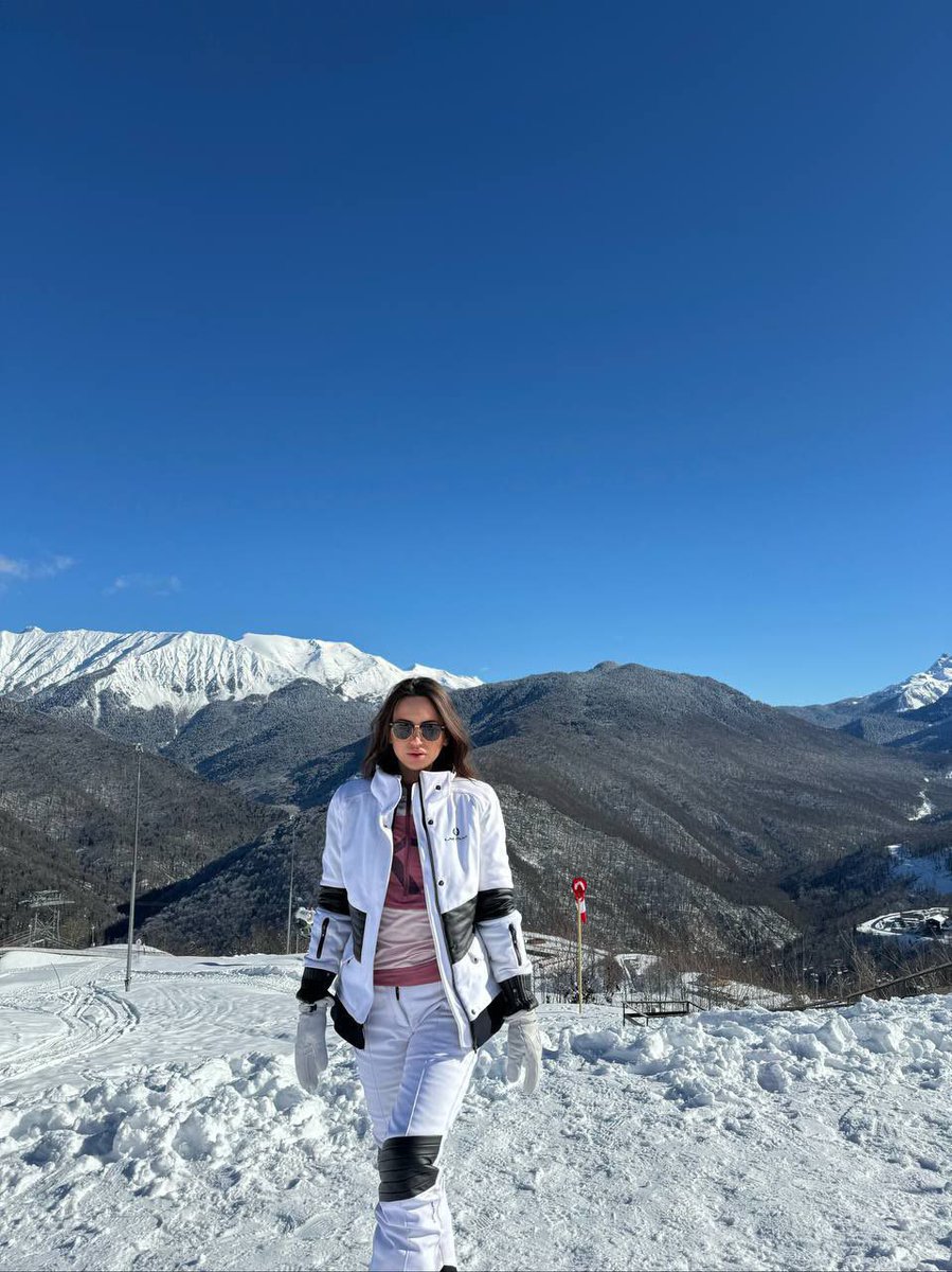 здрасте, я Настя tweet media