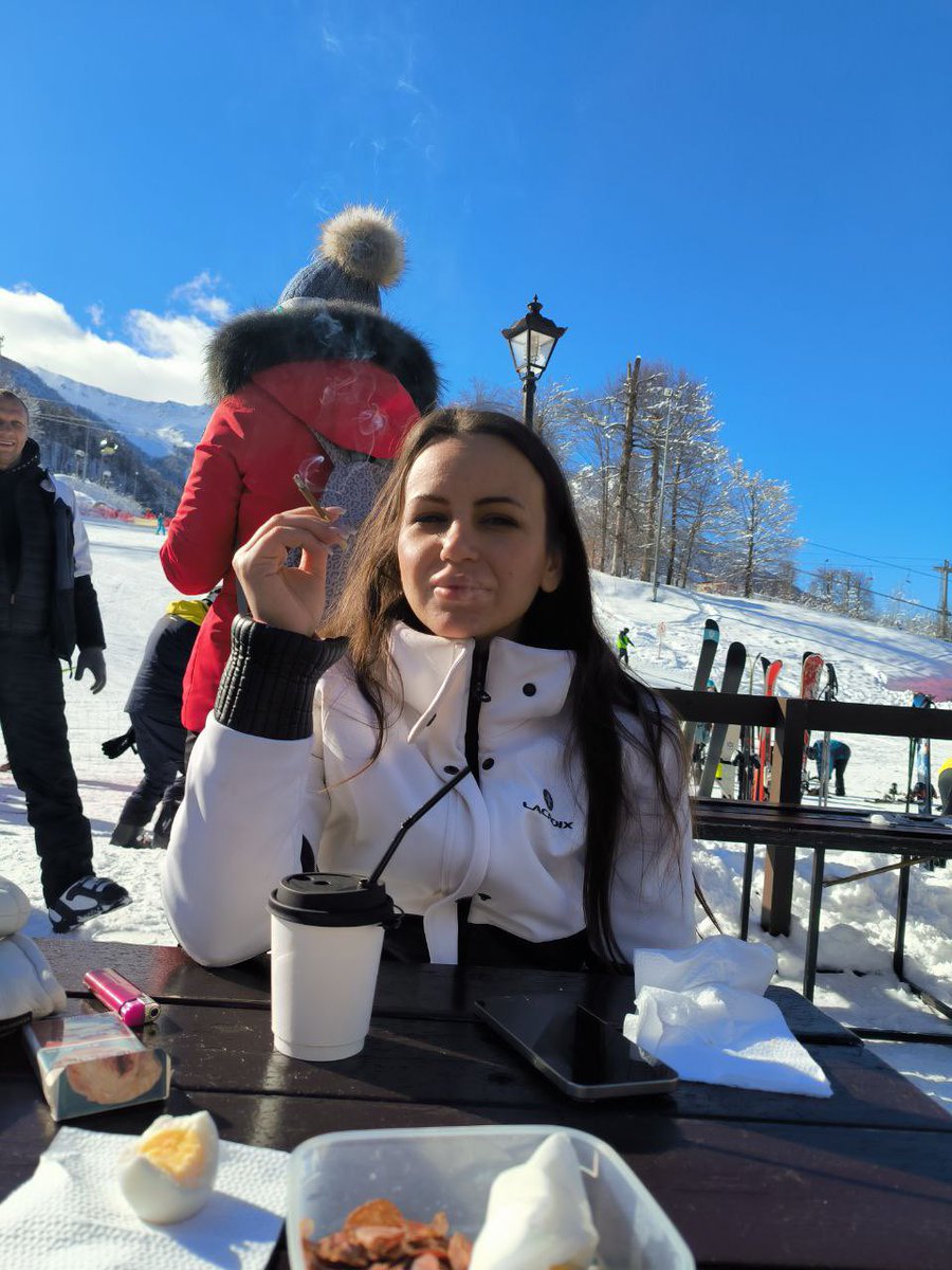 здрасте, я Настя tweet media