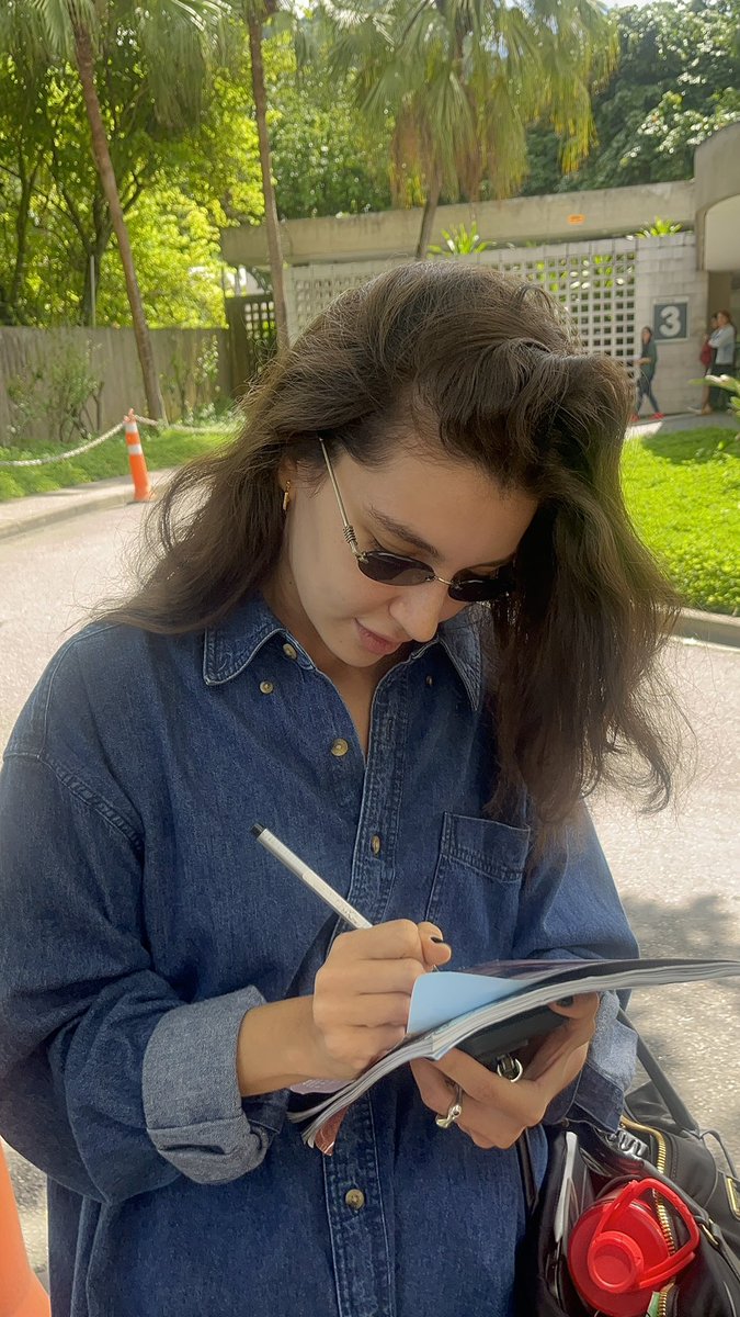 ALANIS GUILLEN!!!!!!!!!!!!!!!!!!
