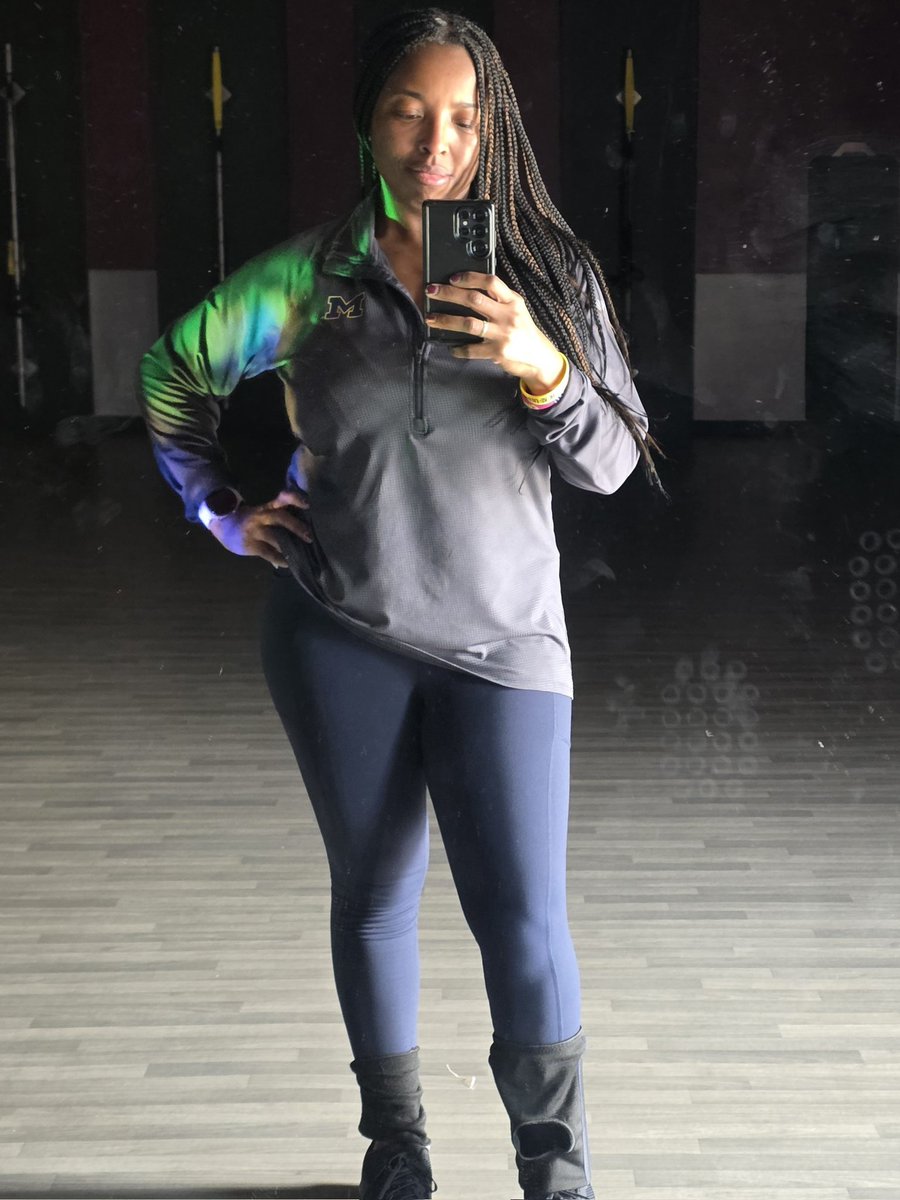 MissP_MaizedOut's tweet image. I had to rep that Maize and Blue today! #GoBlue #SuperSaturday 🤎💪🏾🥰🔥