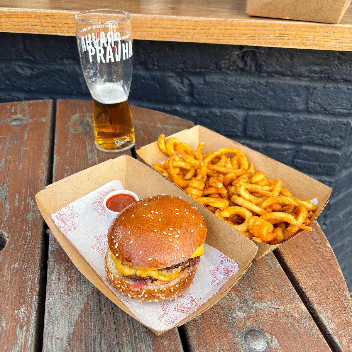 London Pub Map tweet media