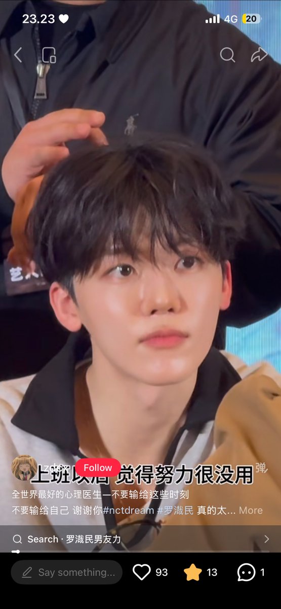 131jwnanach's tweet photo. oh jaemin🥹

jaemin said "dont let these things affect you and ruin ur life, try not to think like its about winning or losing in these matters, these things are parts of life, so dont lose yourself to ur own thoughts"🥹🤍

op sharing her story that she thought working hard at work is useless, she often had negative thought and crying, so she asked jaemin what should she do?