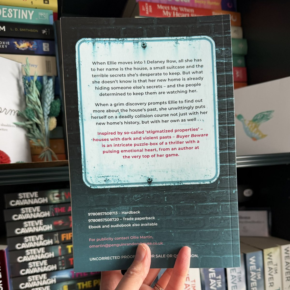 shonaholmes23's tweet image. 📚📮#BookPost📚📮

Safe to say I may have squealed when I saw this copy of #BuyerBeware by #CatherineRyanHoward 

As with all of this author’s books, I know this will be another intriguing read!😍

Huge thanks to @TransworldBooks @ollie__martin for sending 📖

#BookTwitter