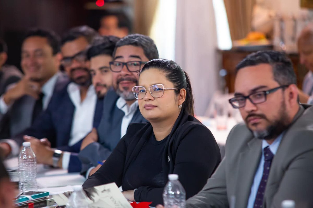 🔴 El Sistema Nacional de Emergencias 911 denunció irregularidades en la contratación de 1,571 empleados y señaló a la exinterventora Miroslava Cerpas.

La institución afirma que no existe vínculo laboral vigente desde el 31 de diciembre de 2025. ⚠️