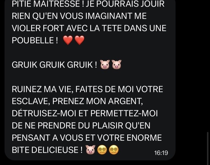 On dirait qu’une de mes choses prend son rôle très à coeur, et qu’elle est très très douée d’ailleurs ~

Je vous souhaites à tous d’avoir des esclaves comme les miens 👑

Soyez vénéré !