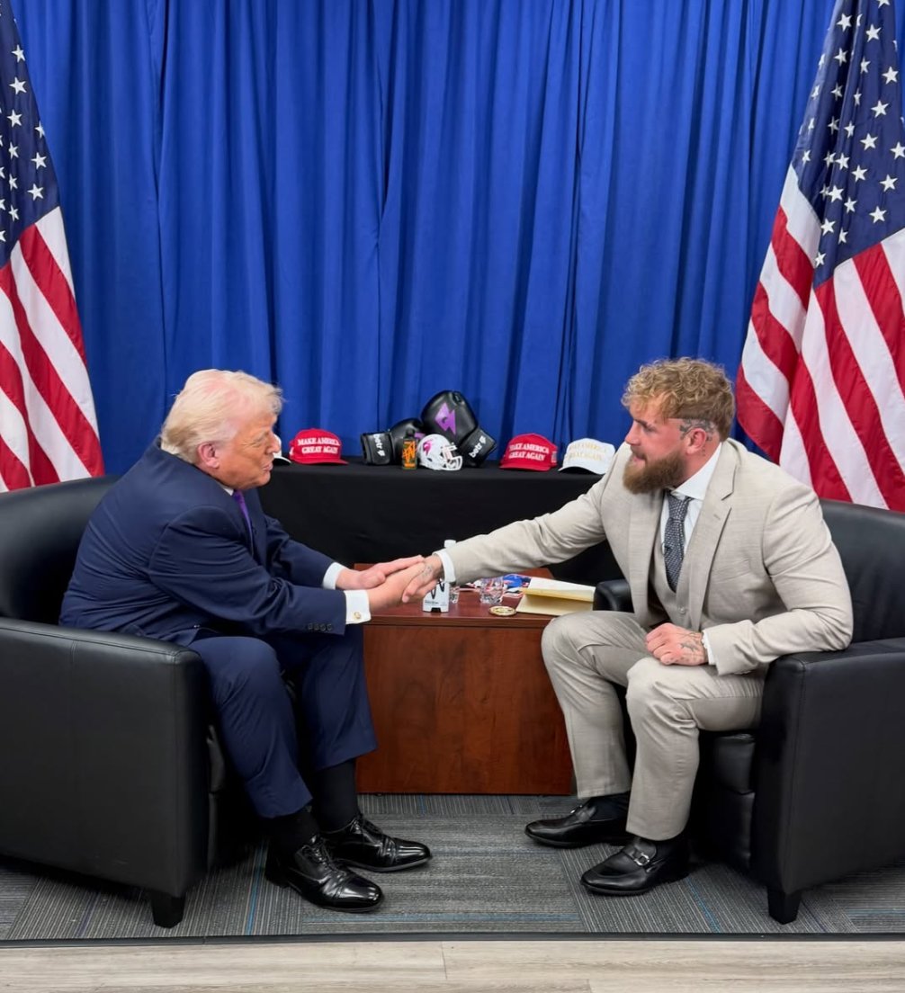 dramatic group chat announcement tweet media