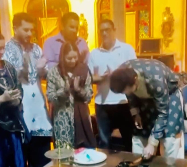 If you see carefully here Mahid is at parvez house. May be vo Seher ko lene aaya ho..

#SeherHoneKoHai #MaHer #ParthSamthaan