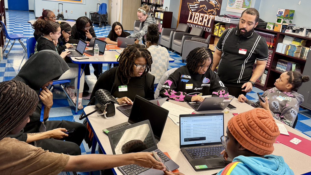 KirklandKhalek's tweet photo. As a fellow Math Geek I am beyond proud to see my scholars participating in a coding competition on Pi Day (3.14)   Shout out to PS 155 and IS 392 for representing @d23rising #girlscode #PiDay https://t.co/lzO9vYCX76