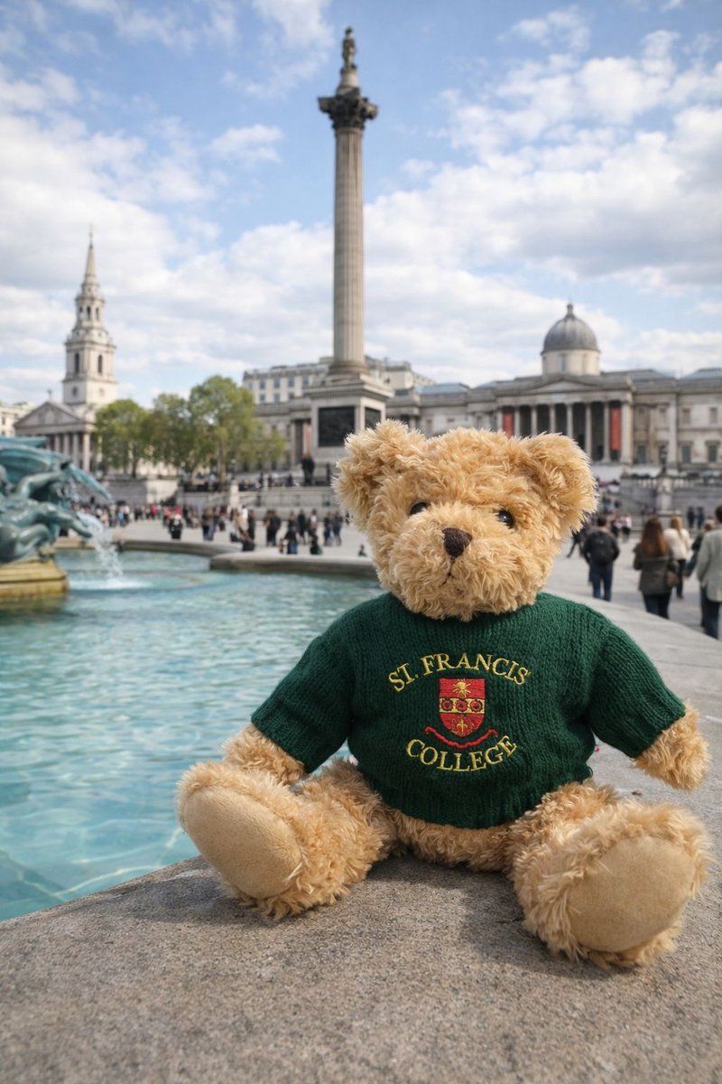 sfc_boarding's tweet photo. Our boarders had a fantastic Saturday trip into London, travelling by train to visit the National Gallery. Students explored some of the incredible artworks on display before spending time in Trafalgar Square. Boardington Bear stopped for a photo with one of the famous lions https://t.co/tavtdfHEe4