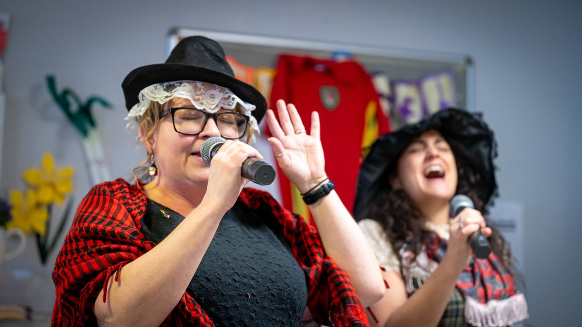 Adrian Robson tweet media