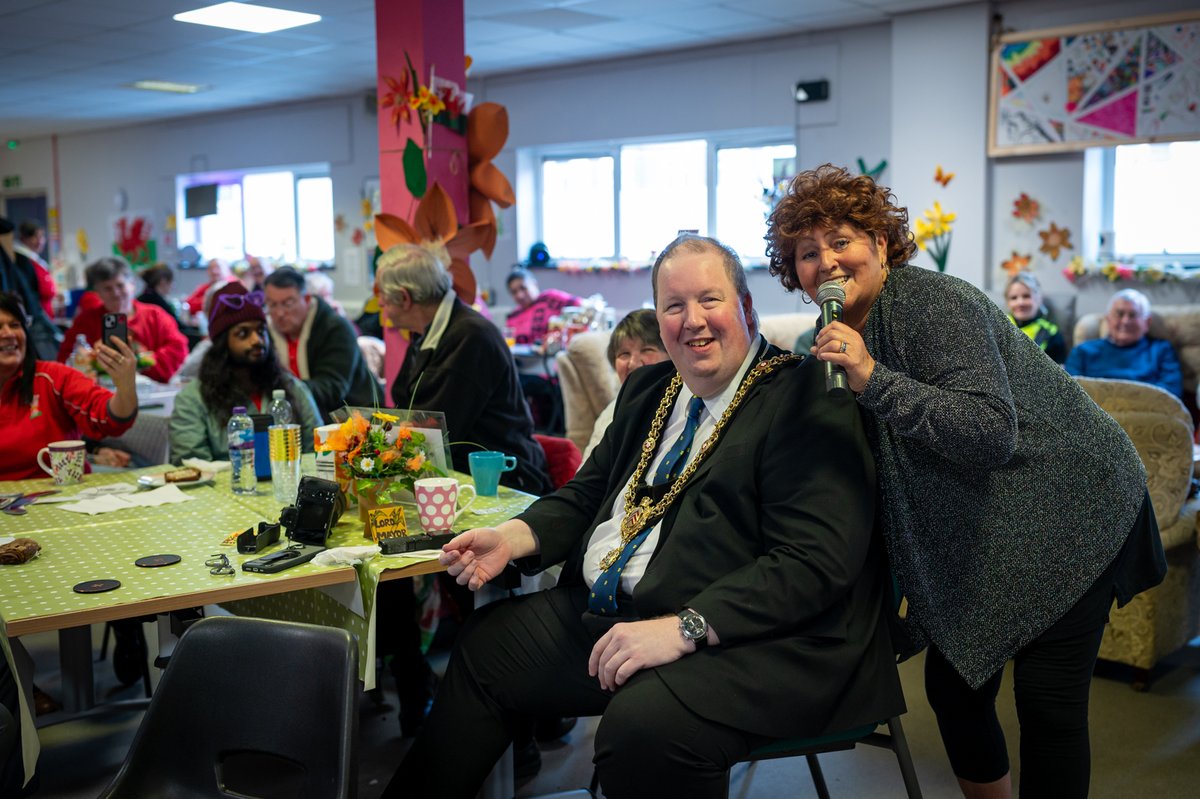 Adrian Robson tweet media