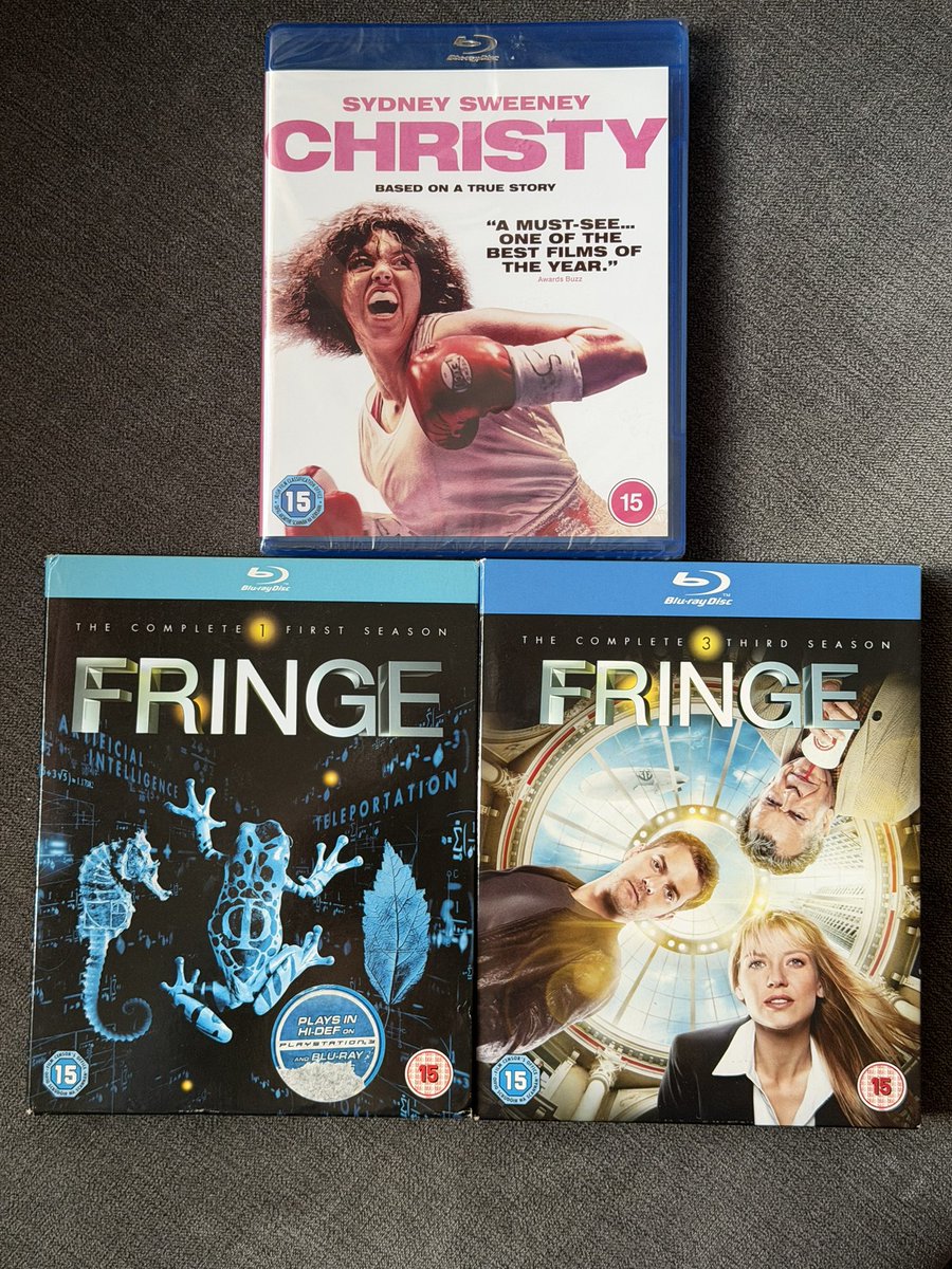bigalthewasp's tweet photo. This morning’s deliveries from eBay and the awesome hmv.   Seasons 2 &amp; 4 of fringe are on the way just gotta find season 5 then 👌 @hmvtweets #bluay #physicalmedia https://t.co/PpN6Gl1MDh
