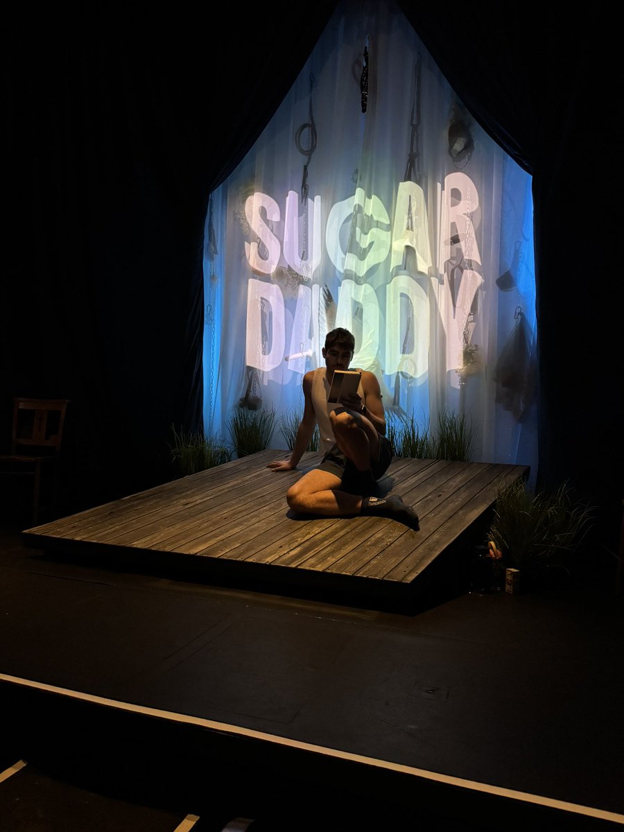MrsOsmond_'s tweet photo. What sets this one man show apart is his sense of storytelling #SamMorrison #SugarDaddy @ubsoho navigating the relationship journey with outrageous humour & melancholy, brings locations & conversations to life with a great deal of emotion & depth Fab dramatic performance! https://t.co/WmM2Y9U8ee
