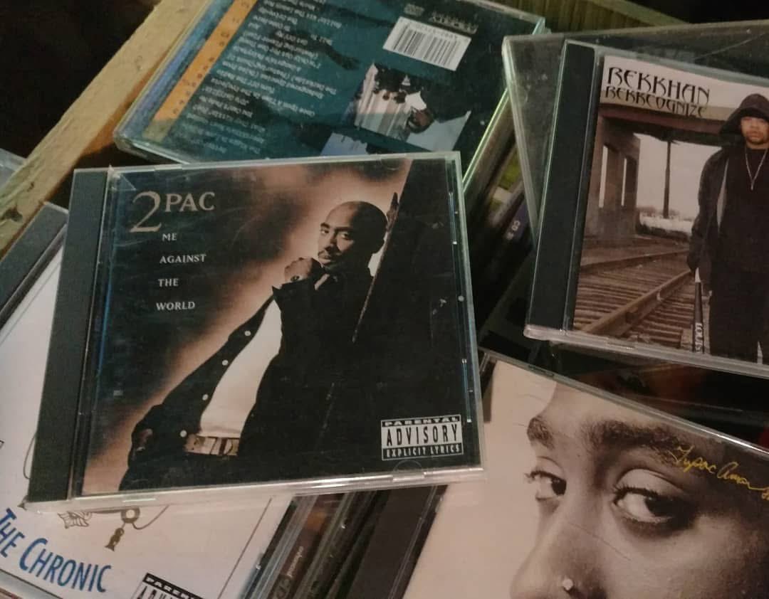 REKKHAN's tweet image. On March 14th 1995, @2pac released “Me Against The World” A certified classic !! Yes , that’s from my original stash ! Ya dig ! 
Salute the legends @easymobee &amp;amp; #JohnnyJ @therealqd3  @therealshockg Soulshock &amp;amp; Karlin on the production 
RiseUp #RiseAbove #RiseTogether