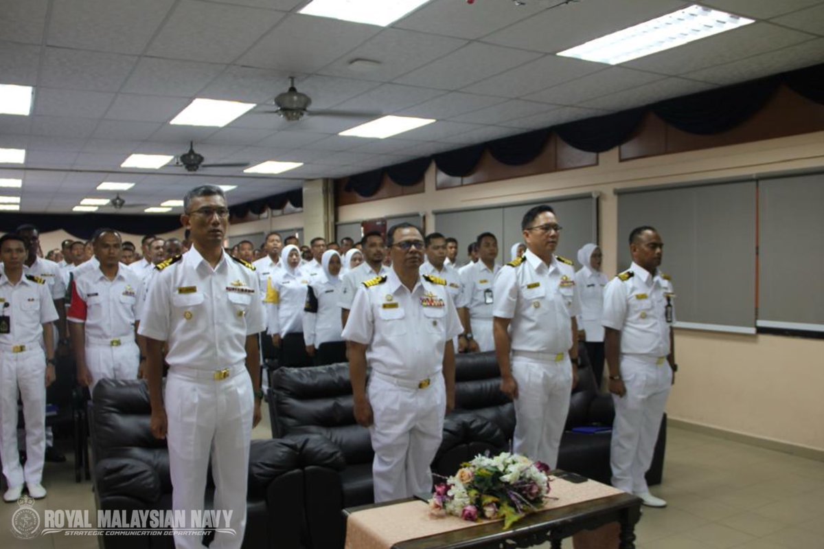RMN Leadership Centre tweet media