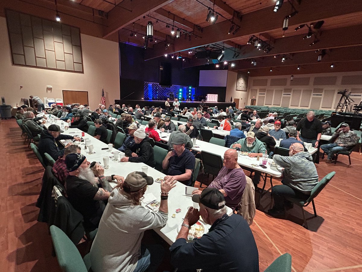 NikitaKoloff1's tweet photo. This morning the turnout at #TheHeights church in #BelmontNC was their largest to date (nearly 150). What an honour to speak to this community. Looking forward to preachin’ tomorrow at both services (9 & 10:30). See you then!! #KoloffForChristMinistries #KFCM #ManCamp #TGIF https://t.co/ilL1Q1LZi0