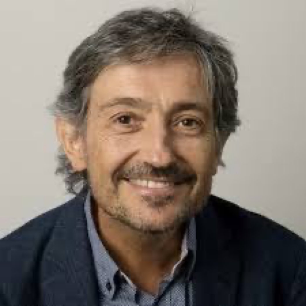 Carles , aquel Diari que Tú amb Molt d’ esforç vas veure la llum , avui és “ panfleto” de nyordia . Guiar per quatre galifardeus. No saben que és Periodisme.  Viuen de subvencions . A les ordres de l’ amo . Darrera la pastanaga.