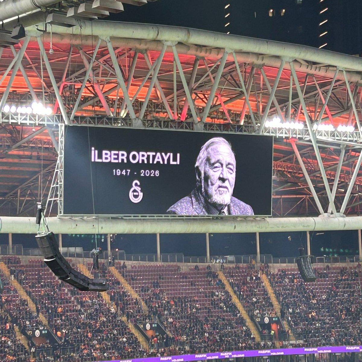 Galatasaray, Başakşehir maçı öncesi İlber Ortaylı'yı andı.