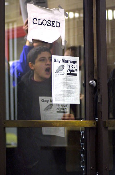 2001 Live tweet media