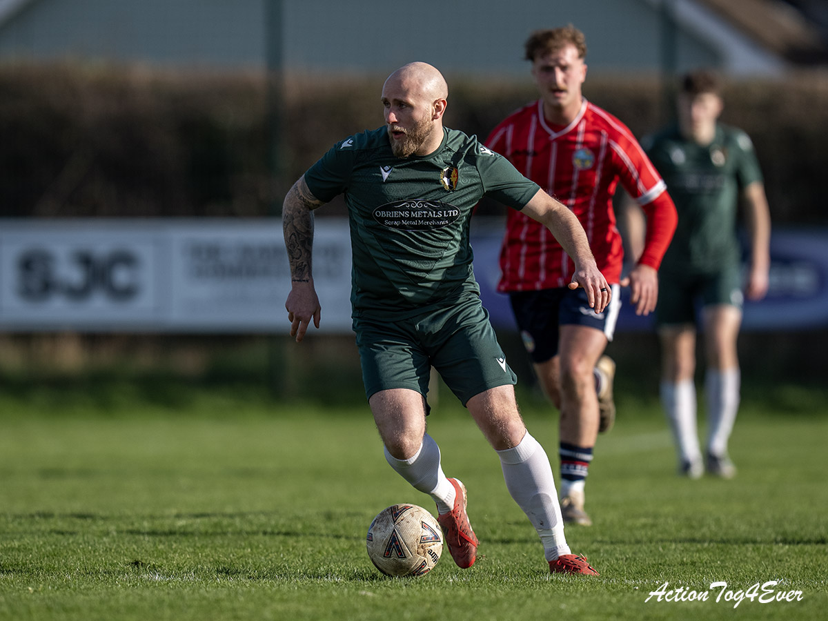ActionTog4ever's tweet photo. FT: @PorthcawlTownFC 1-1 @AfanUnited_FC _ @SWPLInfo _ A great point for Afan on the road thanks to a penalty by Jack Underwood on 81mins. https://t.co/ChWXFNhn1A