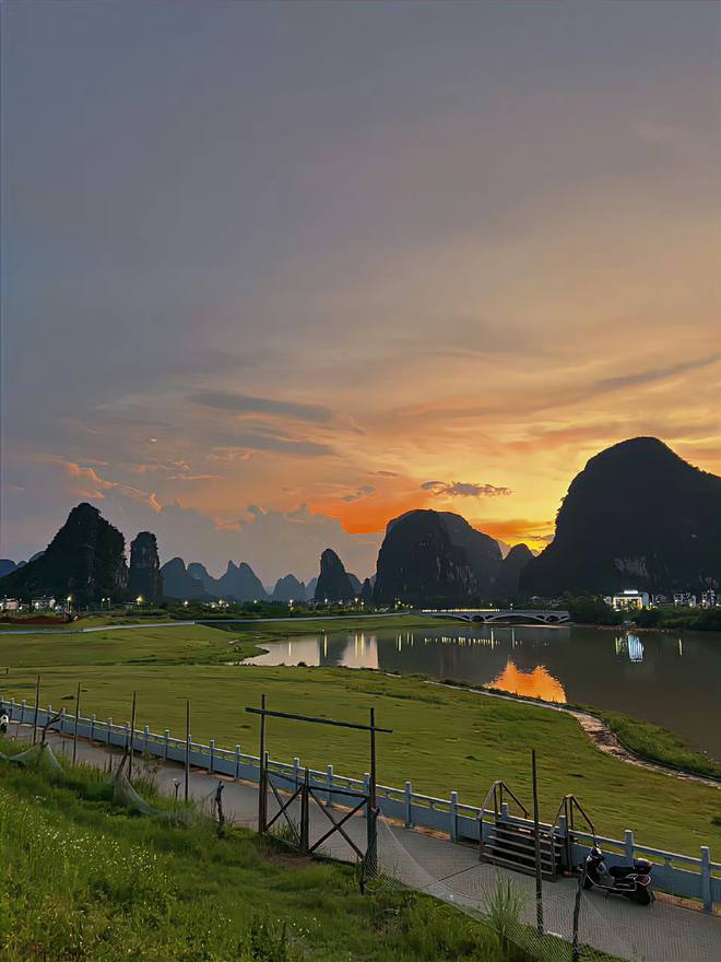 When I was young, I didn't understand why adults didn't like crowded cities. When you get older, the mountains old forest I began to understand the charm and beauty of the fields🥰