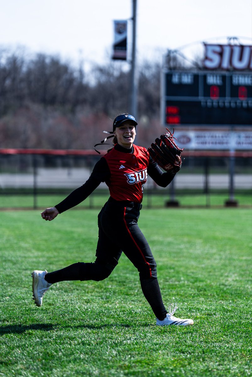 SIUE Softball tweet media