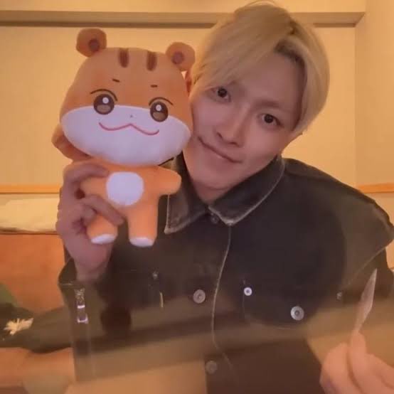 🌟 nya tweet media