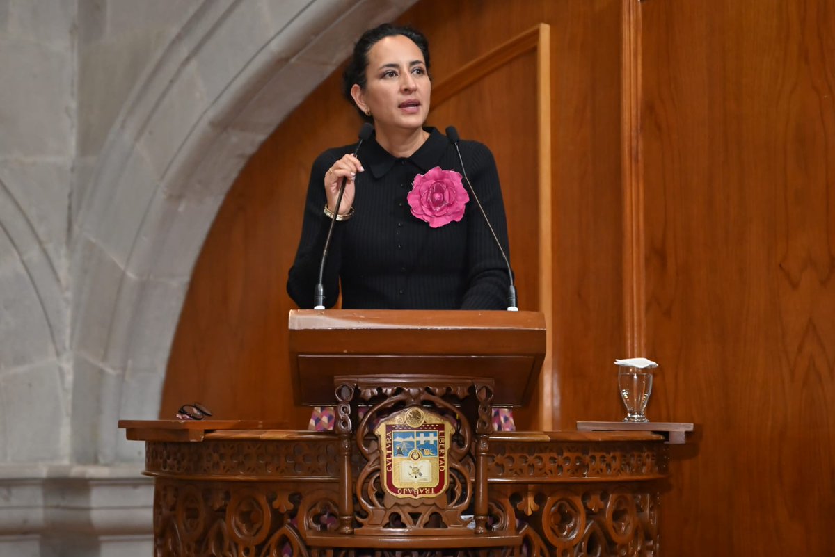 CongresoEdomex's tweet photo. 📰Feminicidios exigen una coordinación real: @AnaYurixiLeyva 

➡️La diputada Yurixi Leyva (#PT) pidió reconocer que la violencia contra las mujeres no se resolverá con discursos.
➡️Señaló que la igualdad aún no es una realidad para todas.

#Comunicado 👇🏾
https://t.co/6CDcb73SJN https://t.co/WjfK349p9L