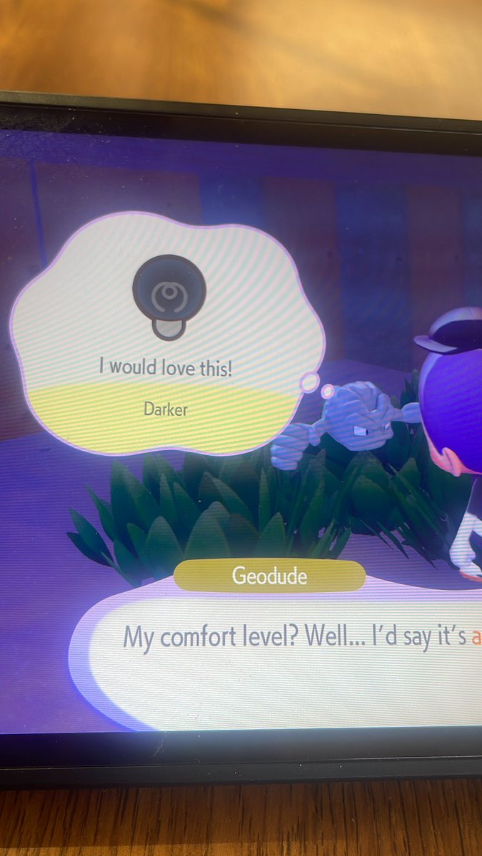 Glaceon(?) with da flower 🌺 tweet media