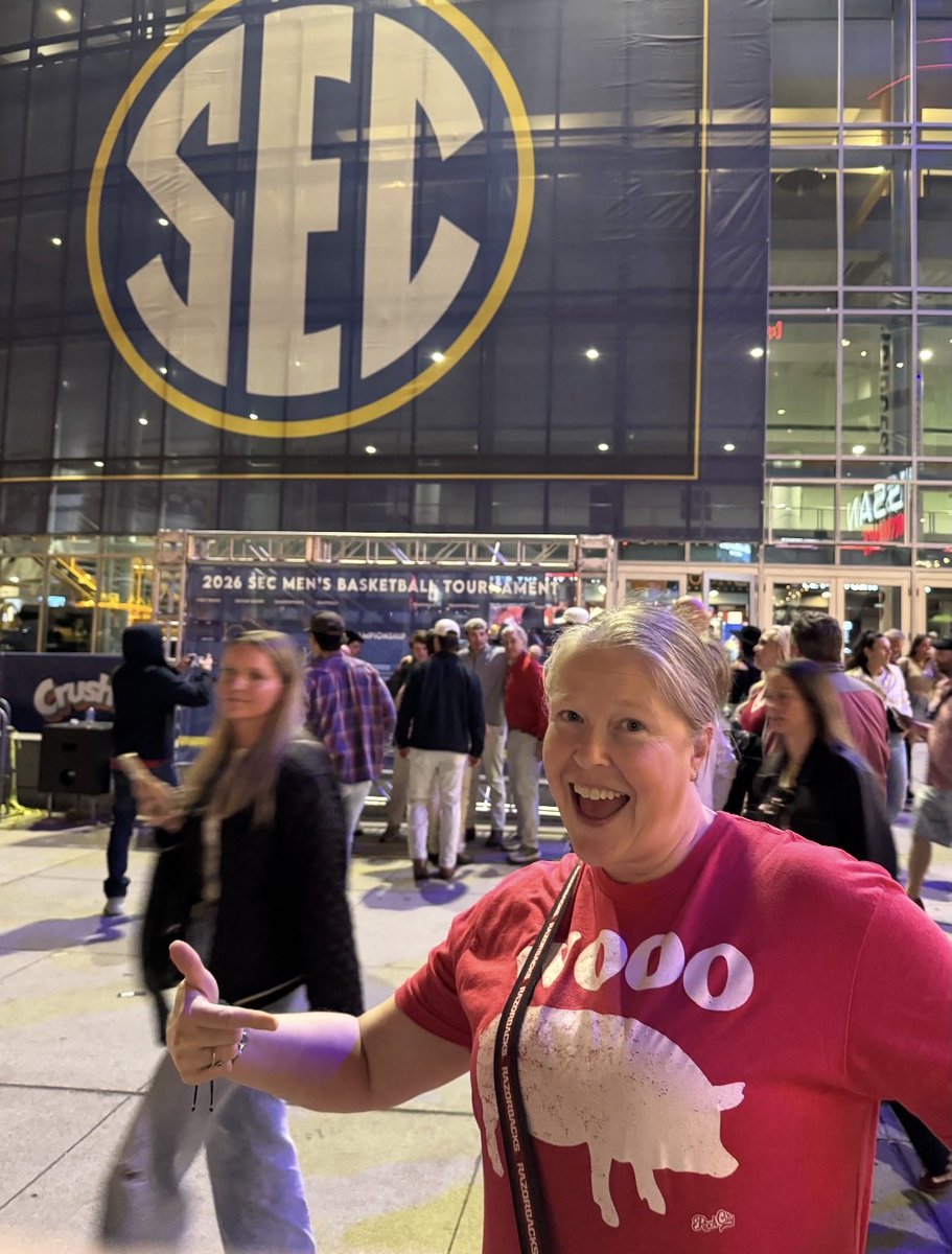 RockCityTees's tweet image. Thanks Beth for the pic! Hope y’all are living it up at #sectournament #wooopig #arkansas #wps