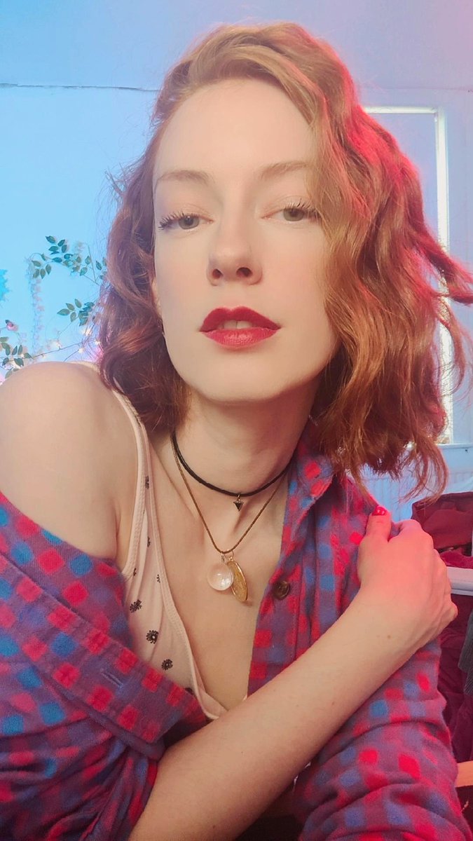 Miss Chloe ASMR tweet media