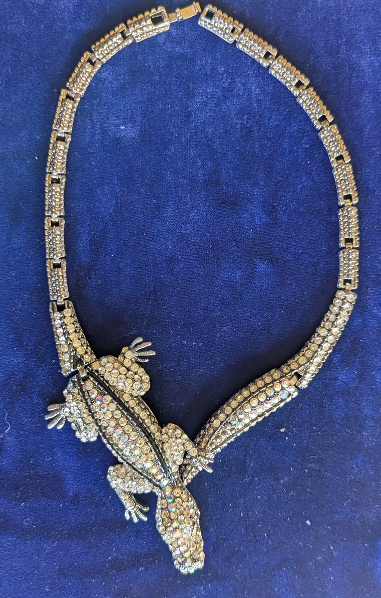 ListSale's tweet photo. Sterling silver, gemstone jewelry, watches, Swarovski crystal, and collectible estate finds across 600+ lots in Sunny’s latest online sale. Bidding is open now.https://t.co/1cPKaIV1SR https://t.co/Ag6ilWnNyT