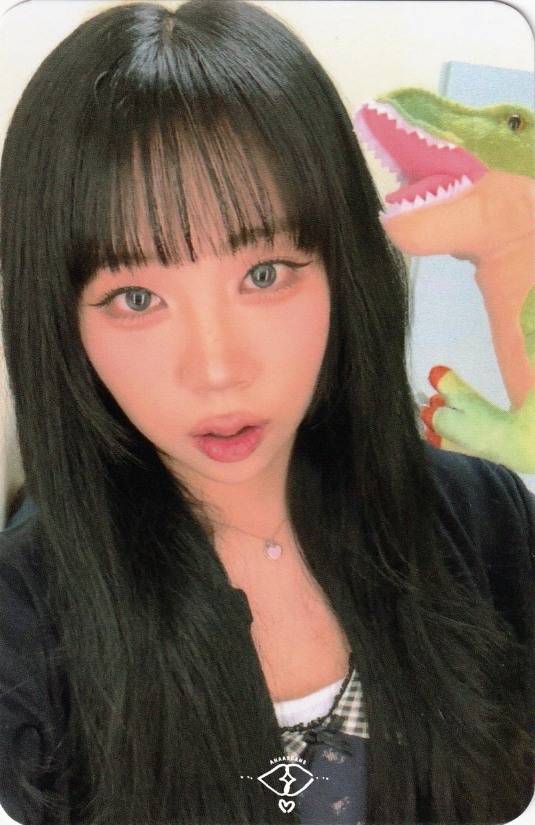 ANAASCANS's tweet photo. PURPLE KISS  퍼플키스 I MISS MY  
Soundwave 5 offline POB photocard scan 

#PURPLE_KISS #IMISSMY #DOREMI #퍼플키스 #고은 #도시 #이레 #유키 #GOEUN #DOSIE #IREH #YUKI #purplekissscans https://t.co/CMrzu7ZDdN