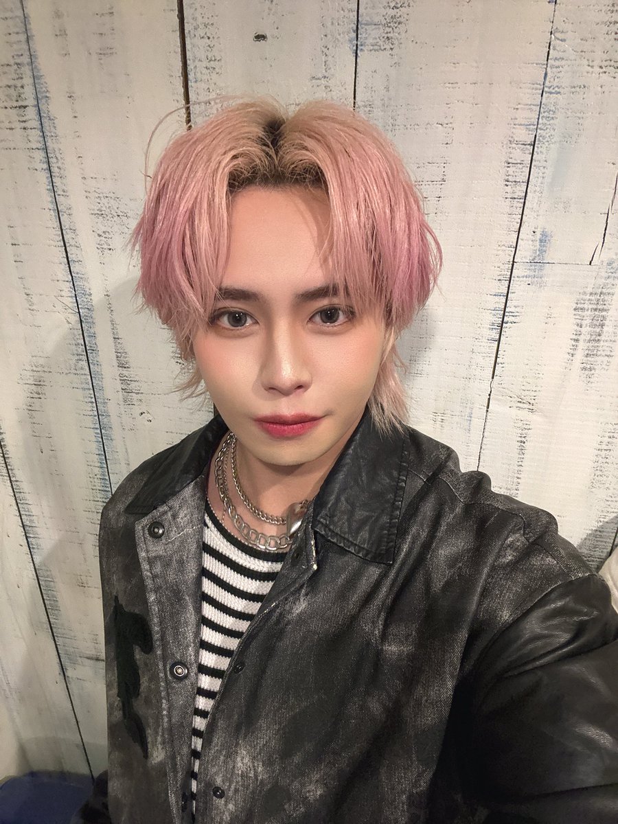 FAL(Def Class) tweet media