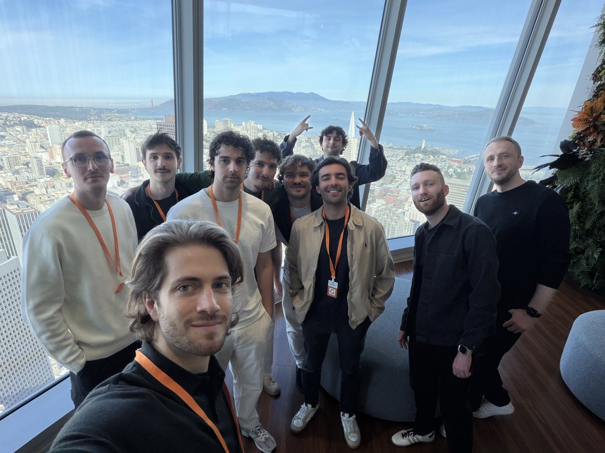 mathieumetral8's tweet photo. Organise a hackathon → Salesforce Tower visit today 

thanks to one of our hackathon guest who invited us :)

Incredible tour and a meeting with the tower’s CVC team.

This ecosystem is unreal. https://t.co/0armn3aeke