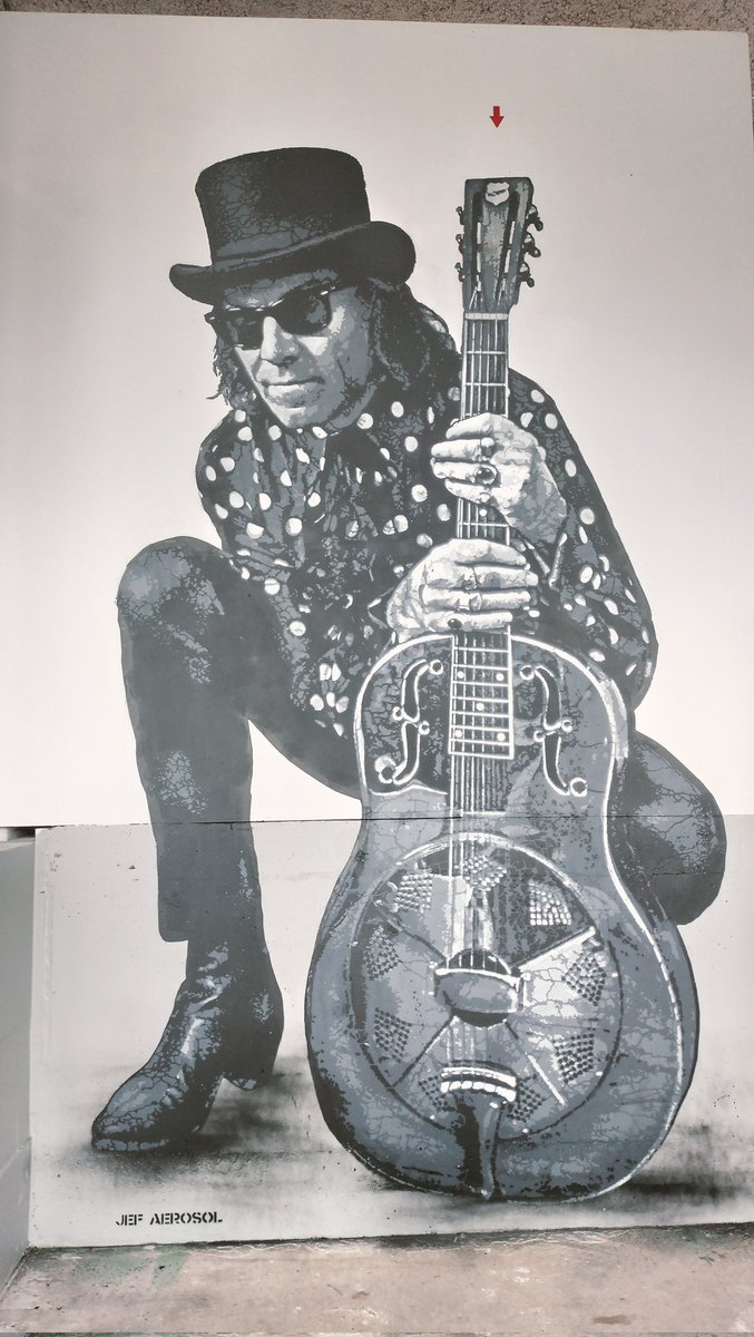oungawa's tweet photo. #expo #interstices #Paris #JefAerosol #MathGoth #galerie #streetart #mural #murale #muralart #wallart #arturbain #arteurbano #arteurbana #legend #star #spraypaint #graff #graffiti #portrait #guitare #musique #famous #weekend #free #gratuit #artedecalle #callero #callejero #enjoy https://t.co/FsWeKJuQFx