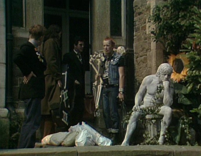 Talking Bottom tweet media