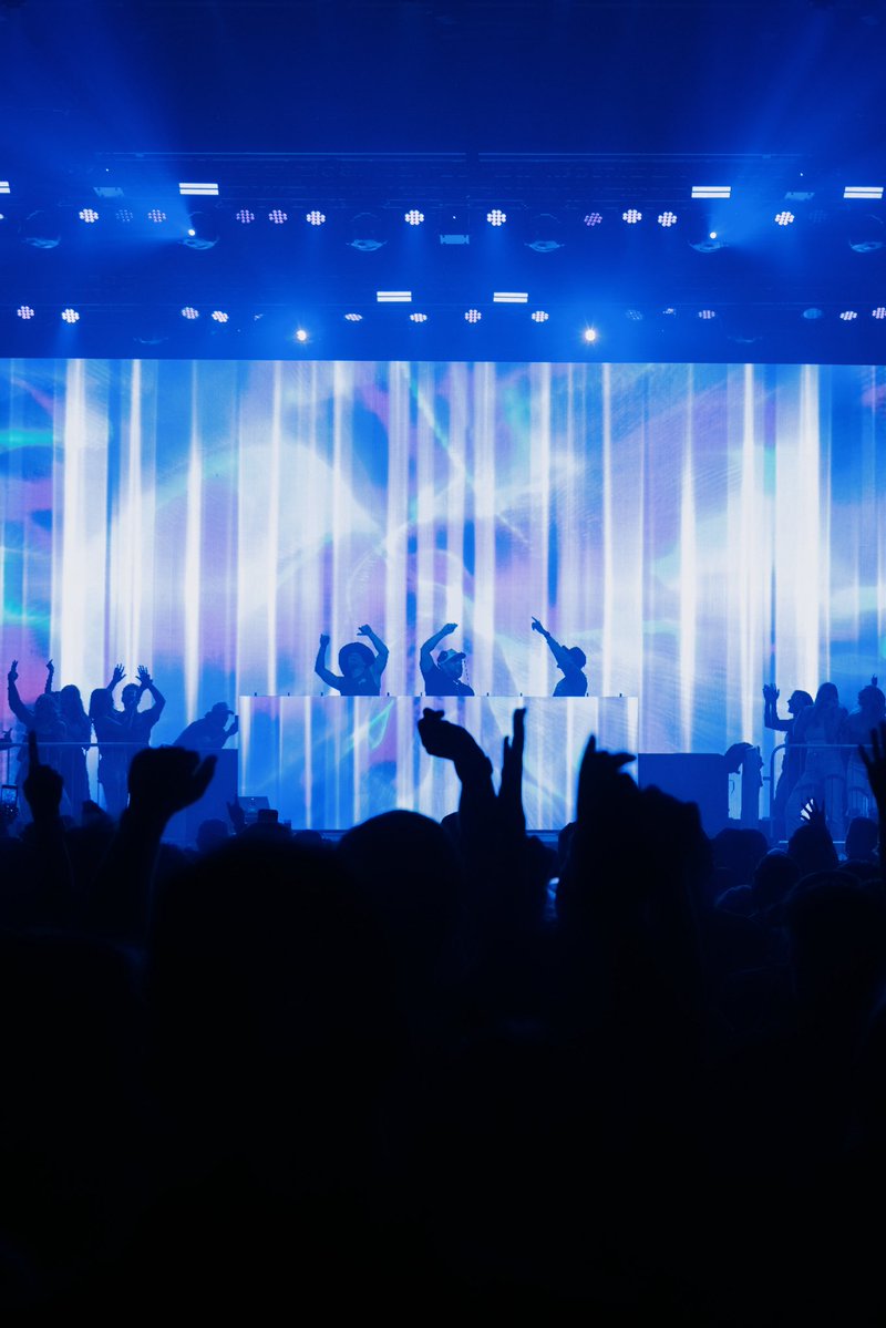 Dustin Lynch tweet media